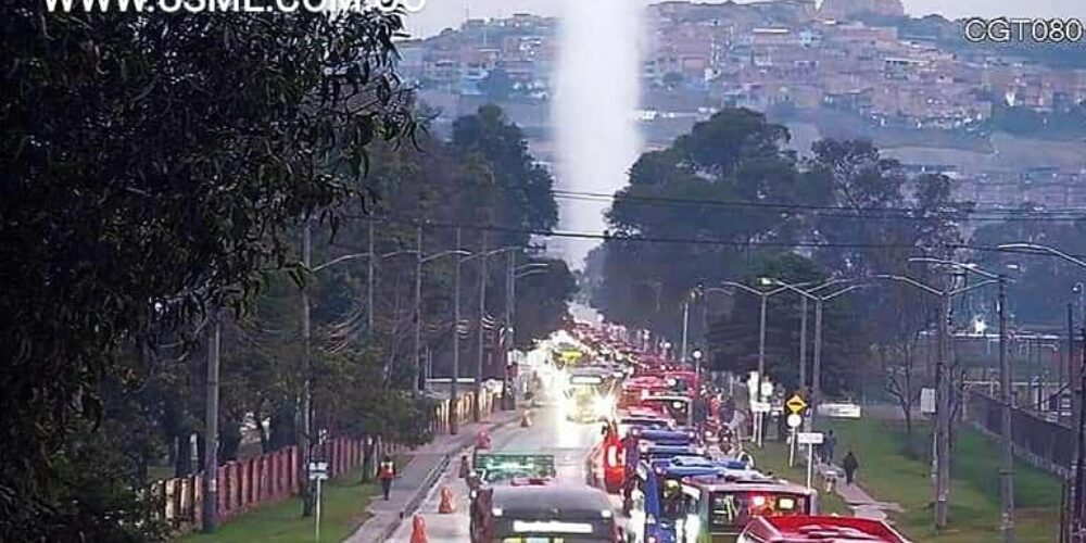 Congestión en Usme por ruptura de tubo.