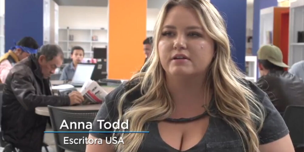 Anna Todd visitó la biblioteca La Marichuela