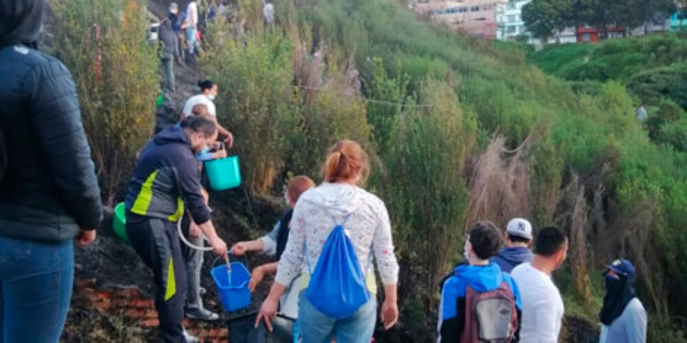 Comunidad de Usme se unió para apagar incendio forestal