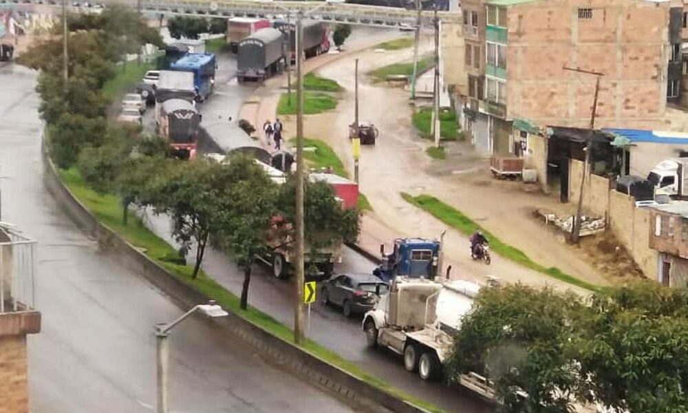 Congestión en Usme por derrumbe en la vía al Llano