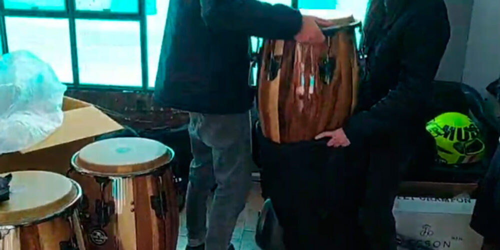 Finalmente niños de filarmónica de Usme recibieron instrumentos musicales