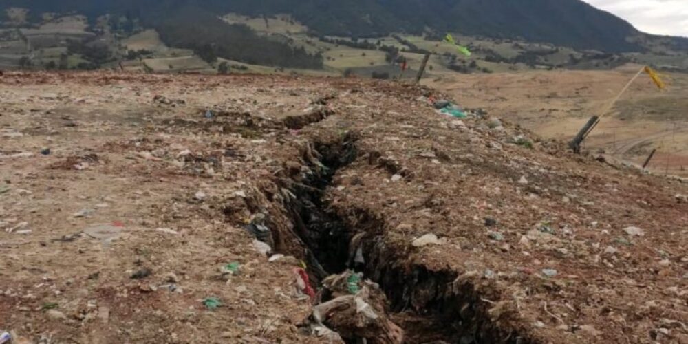 Medidas de prevención de enfermedades respiratorias por derrumbe en relleno sanitario Doña Juana