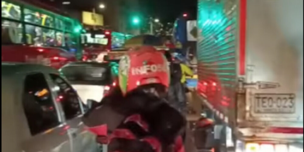 Congestión en la AV Caracas por accidente