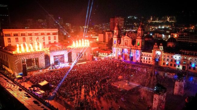 🎇 “La Ciudad Imaginada” — Espectáculo inmersivo en la Plaza de Bolívar